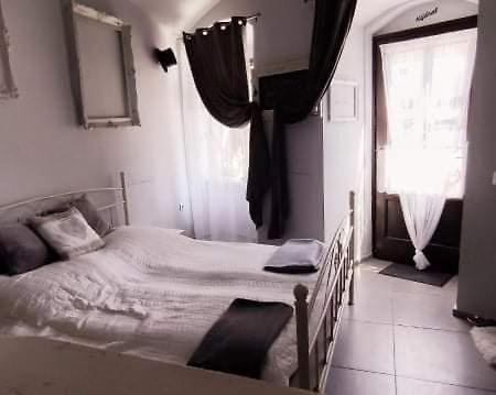 Godot Apartman Miskolc Bagian luar foto