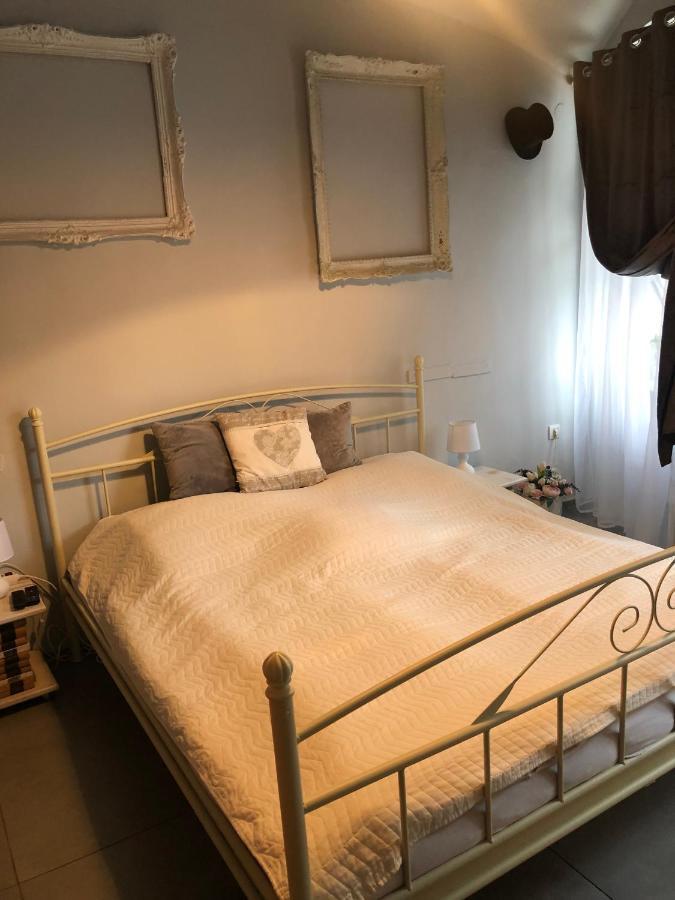 Godot Apartman Miskolc Bagian luar foto